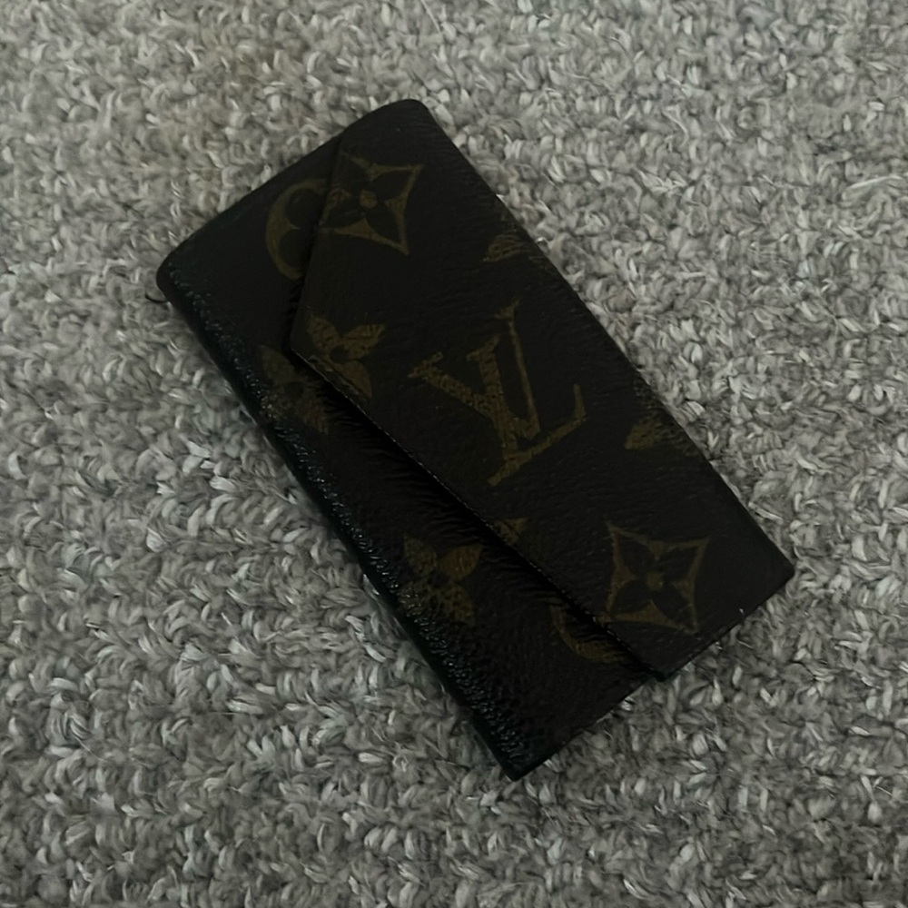 vintage LV 6 key holder